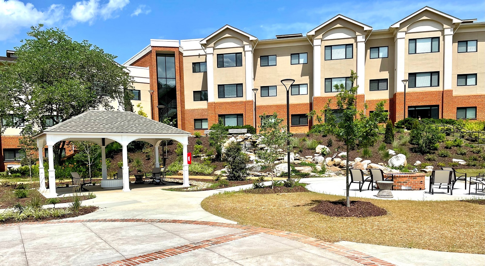 Courtyard Apartments 